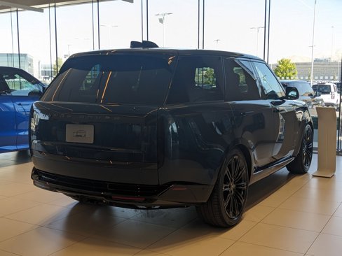 New 2025 Land Rover Range Rover Autobiography image 5