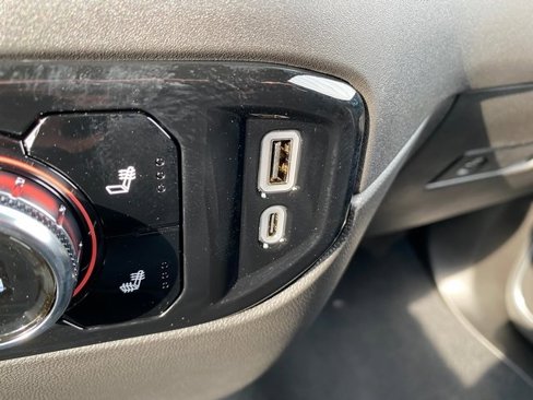 New 2026 GMC Sierra 1500 Elevation image 13