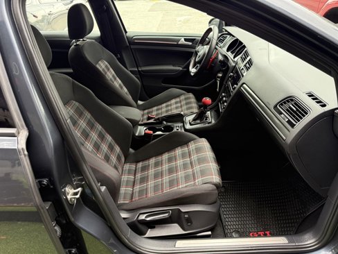 Used 2020 Volkswagen GTI S image 13