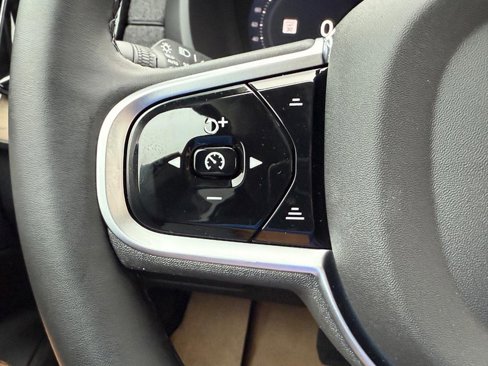 New 2026 Volvo XC90 B6 Plus w/ Protection Package Premier image 13