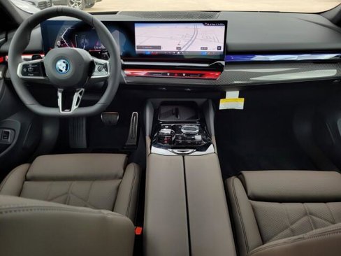 New 2026 BMW 550e xDrive w/ Executive Package image 34
