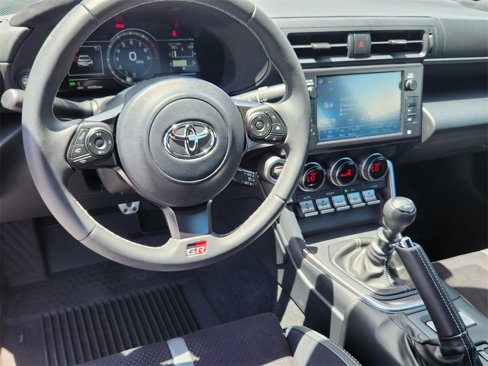 Used 2024 Toyota GR86 Premium image 9