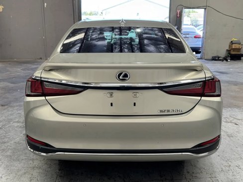 Used 2023 Lexus ES 300h w/ Premium Package image 3