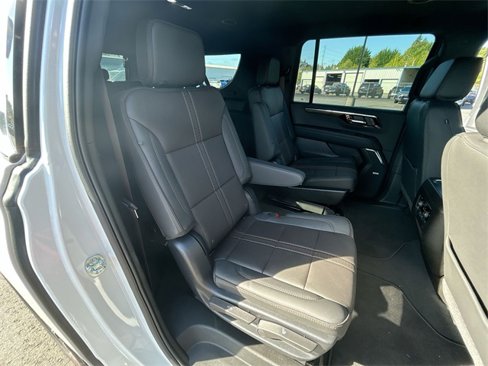 New 2025 Chevrolet Suburban High Country image 27