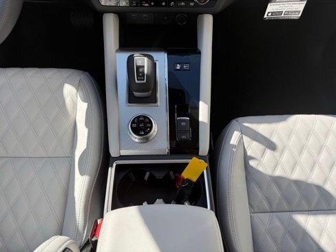 New 2025 Mitsubishi Outlander SEL image 16