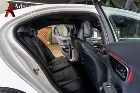 Used 2024 Mercedes-Benz C 300 Sedan image 11