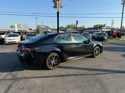 Used 2024 Toyota Camry SE image 7