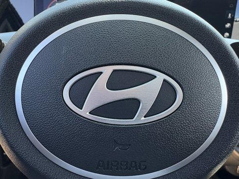 Used 2024 Hyundai Elantra Limited image 47