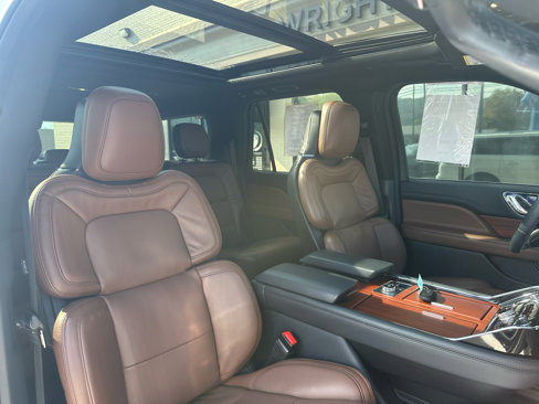 Used 2024 Lincoln Navigator L Reserve image 19