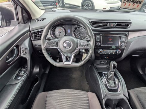 Used 2021 Nissan Rogue Sport S image 16