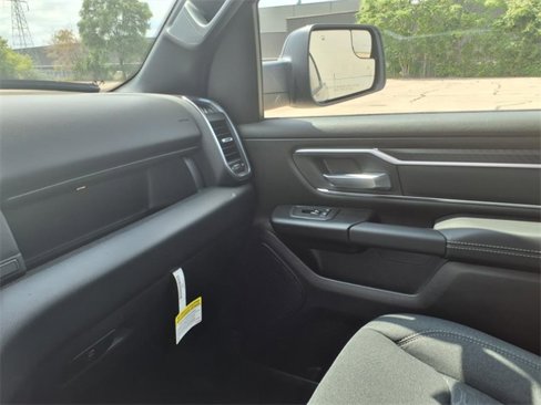 New 2026 RAM 1500 4x4 Crew Cab image 18