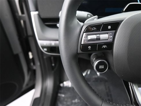 New 2025 Hyundai Ioniq 5 SE image 17