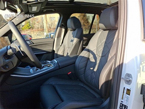 Used 2025 BMW X5 xDrive40i w/ Premium Package image 12