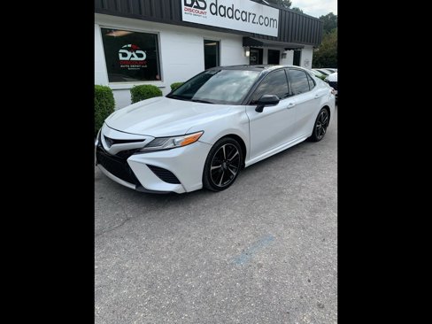 Used 2019 Toyota Camry XSE image 1