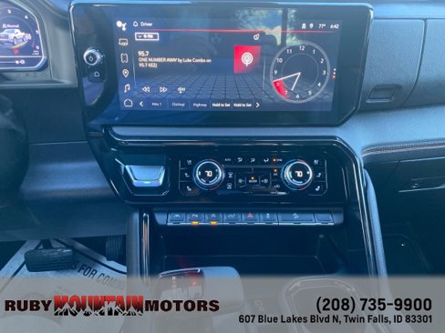 Used 2024 GMC Sierra 1500 AT4 w/ Technology Package image 11