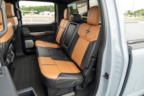 Used 2024 Ford F450 Platinum w/ FX4 Off-Road Package image 38