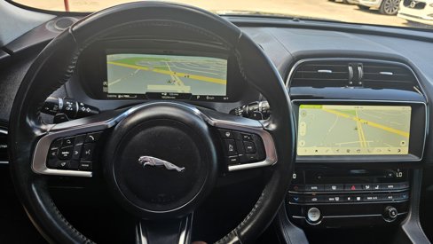 Used 2018 Jaguar F-PACE Portfolio image 47