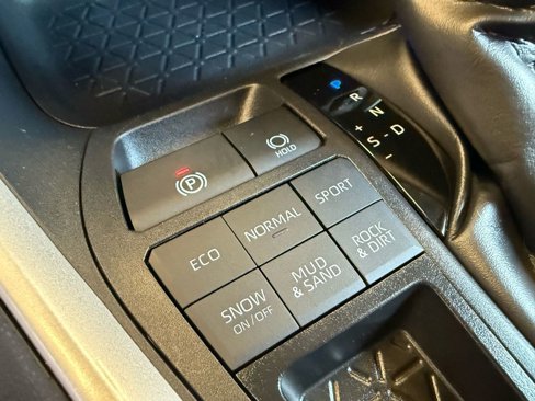 Used 2025 Toyota RAV4 XLE image 27