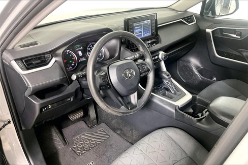 Used 2019 Toyota RAV4 XLE image 13