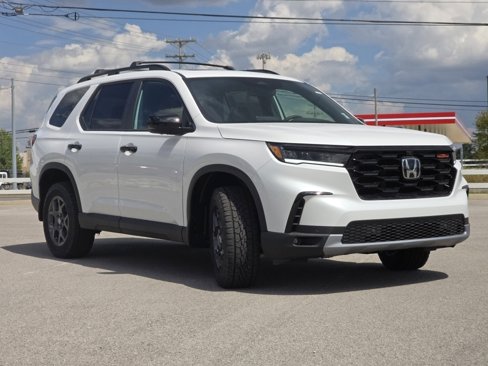 New 2025 Honda Pilot TrailSport image 16