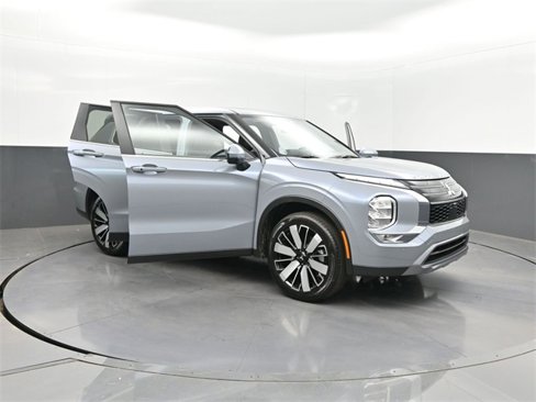 New 2025 Mitsubishi Outlander SE image 36