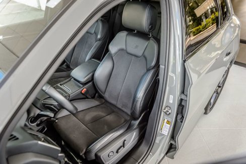 Used 2020 Audi SQ5 Premium Plus w/ Premium Plus Package image 38