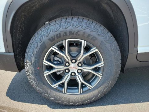 New 2026 GMC Acadia AT4 w/ Super Cruise Package image 8