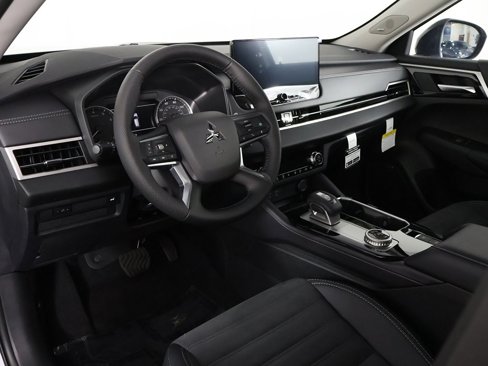 New 2025 Mitsubishi Outlander Trail Edition image 30