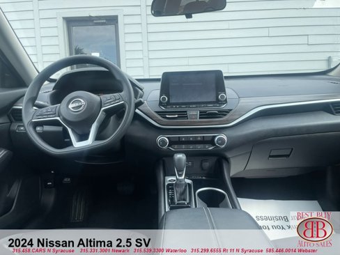 Used 2024 Nissan Altima 2.5 SV image 11