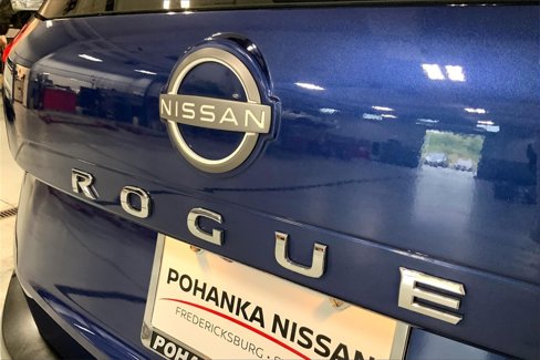 Used 2023 Nissan Rogue SV image 31