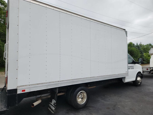 Used 2016 Chevrolet Express 3500 Extended image 3