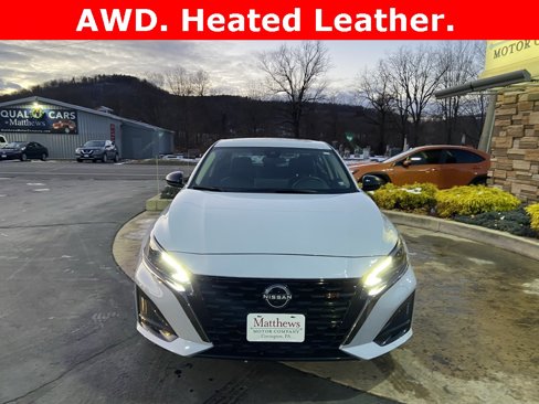 Used 2024 Nissan Altima 2.5 SR w/ SR Premium Package image 1