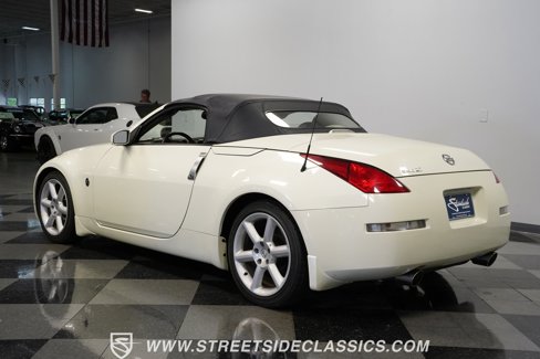 Used 2004 Nissan 350Z Touring image 9
