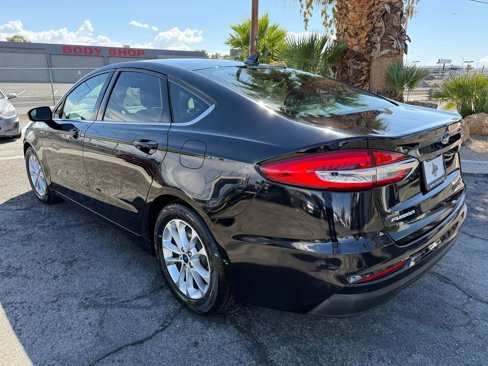 Used 2019 Ford Fusion SE image 3