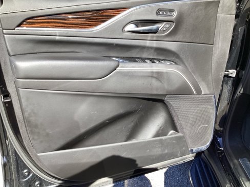 Used 2021 Cadillac Escalade Premium Luxury image 15