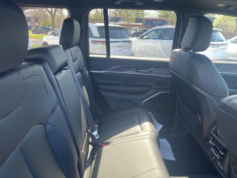 New 2025 Jeep Grand Cherokee Limited 4xe image 17