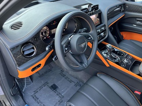 New 2025 Bentley Bentayga image 7