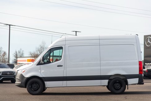 Used 2025 Mercedes-Benz Sprinter 2500 image 4