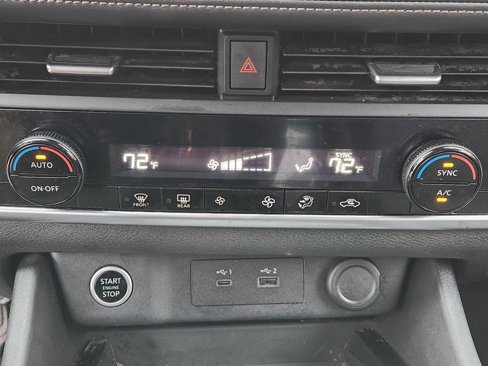 Used 2023 Nissan Rogue SV image 23