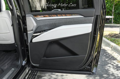 Used 2025 Cadillac Escalade ESV Sport Platinum w/ LPO, Floor Liner Package image 41