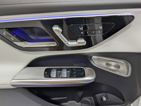 New 2025 Mercedes-Benz GLC 300 4MATIC image 34