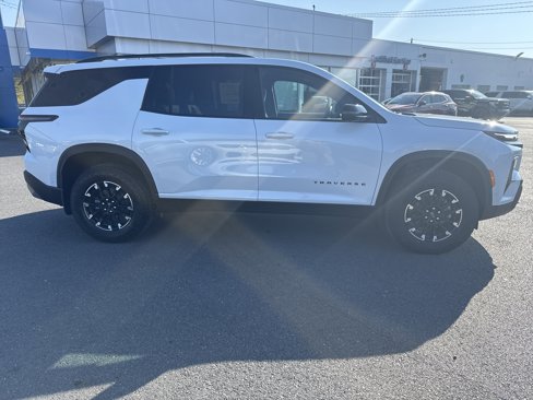 New 2026 Chevrolet Traverse Z71 w/ Enhanced Driving Package image 2