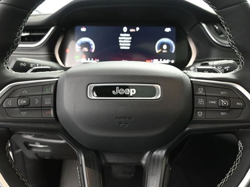 New 2025 Jeep Grand Cherokee L Altitude image 24
