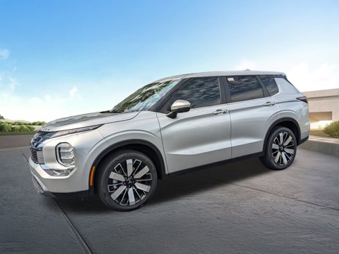 New 2025 Mitsubishi Outlander SE image 8
