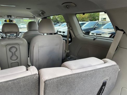 Used 2016 Kia Sedona LX w/ LX Convenience Package image 69