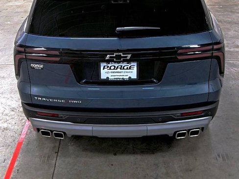 New 2026 Chevrolet Traverse LT w/ Sun and Wheel Package image 11