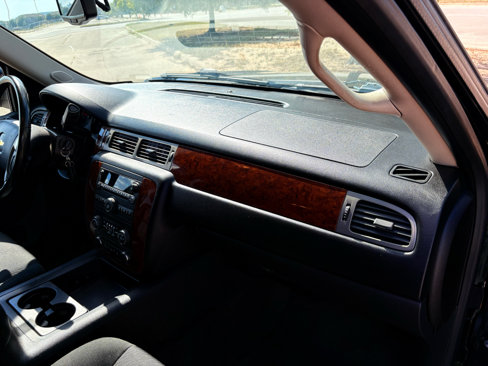 Used 2013 Chevrolet Suburban LS w/ Convenience Package 1 image 25