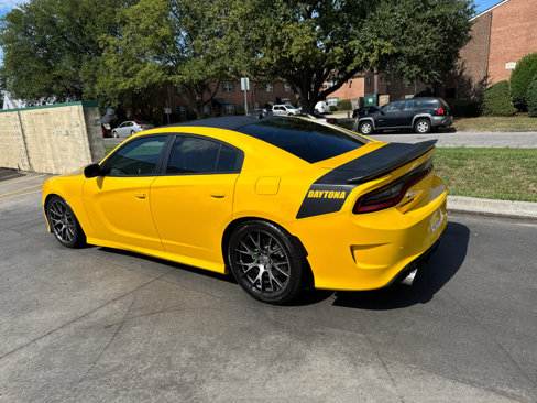 Used 2018 Dodge Charger R/T image 9