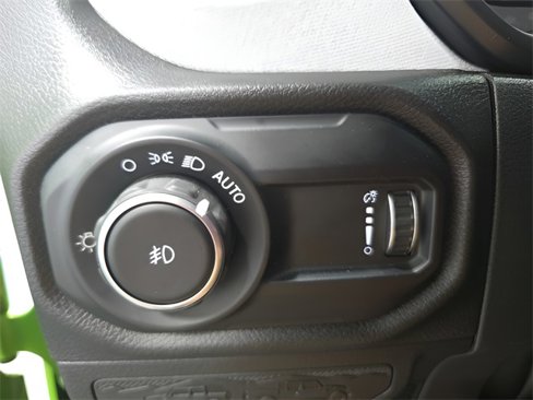 Used 2025 Jeep Wrangler Sport S image 17