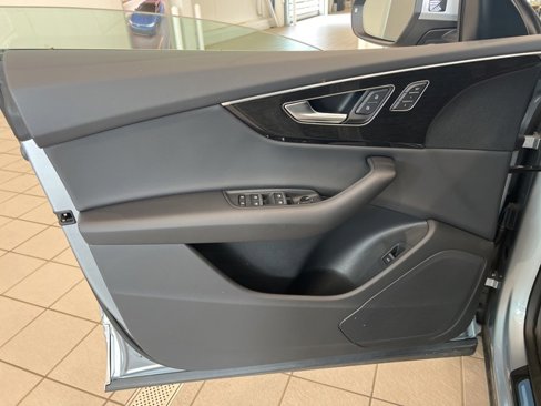 New 2025 Audi Q8 Premium image 10